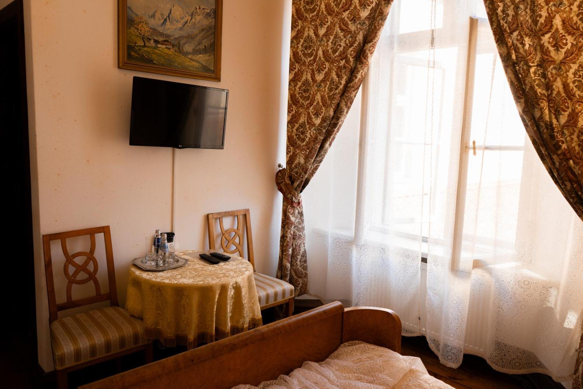 Edoles Pils Hotel Luaran gambar